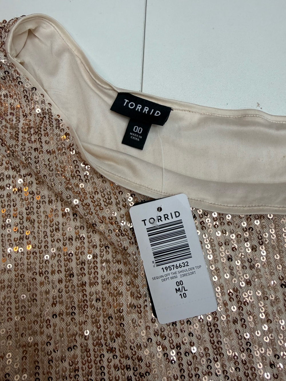 torrid Sequin Off the Shoulder Top size 00 = M-L 10 - Picture 5 of 10